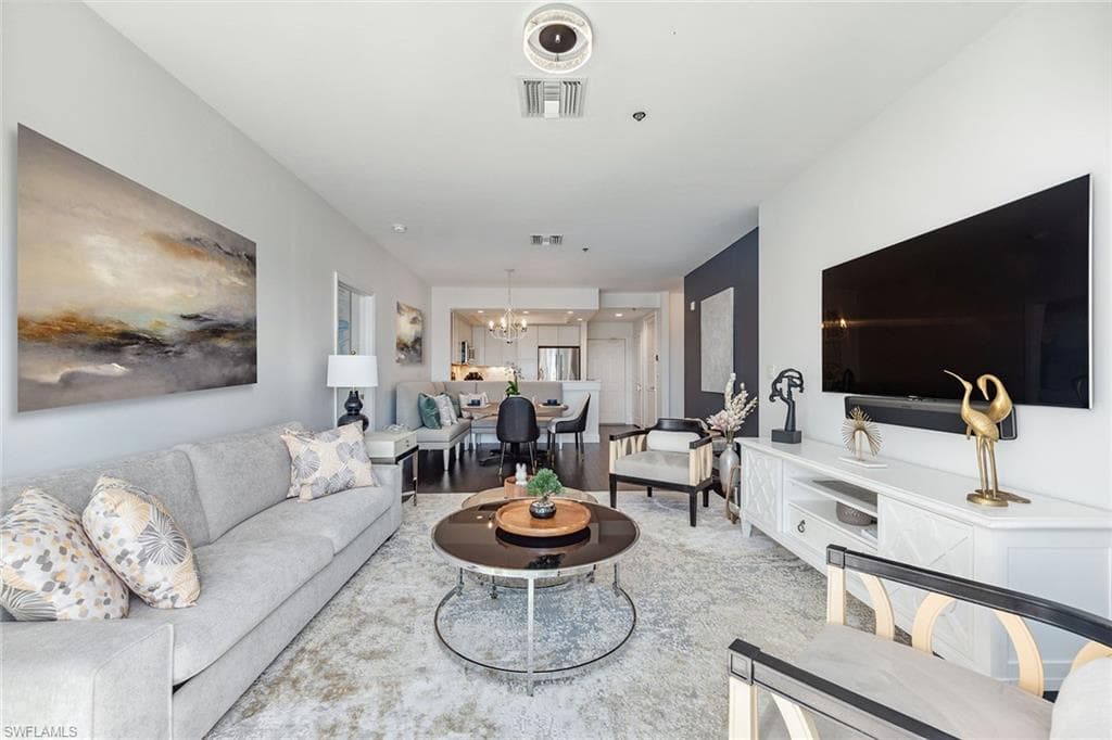 365 5th Ave S 305, Naples, FL 34102-3