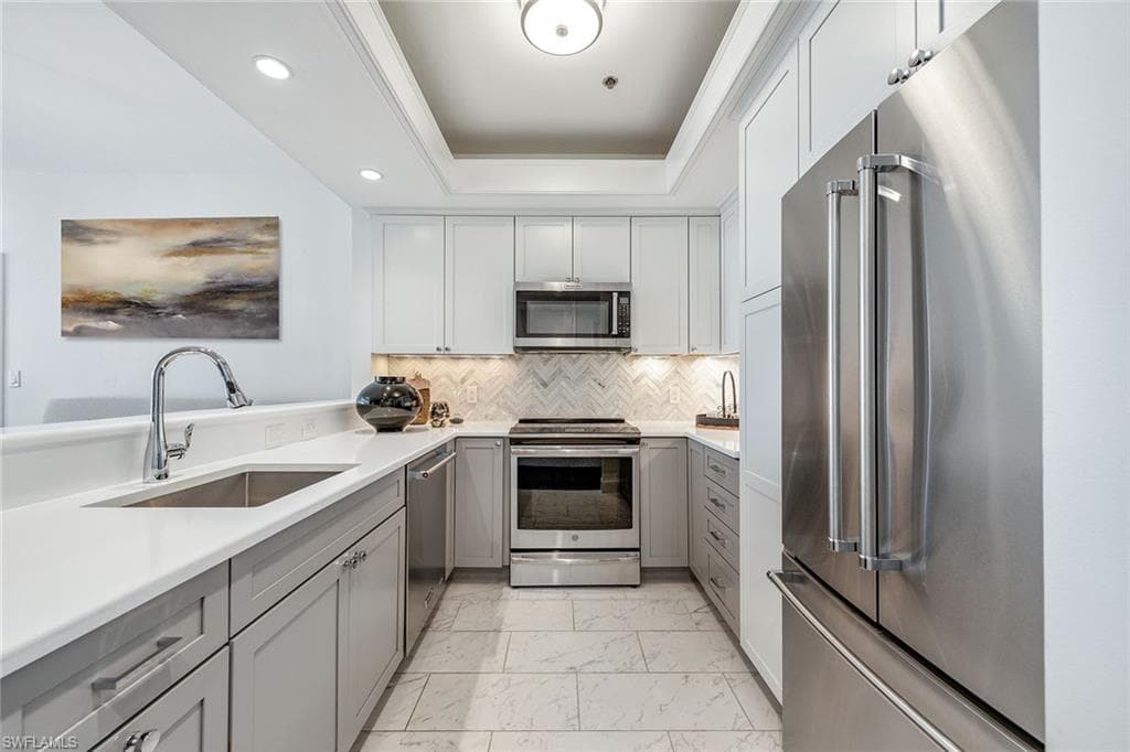 365 5th Ave S 305, Naples, FL 34102-8