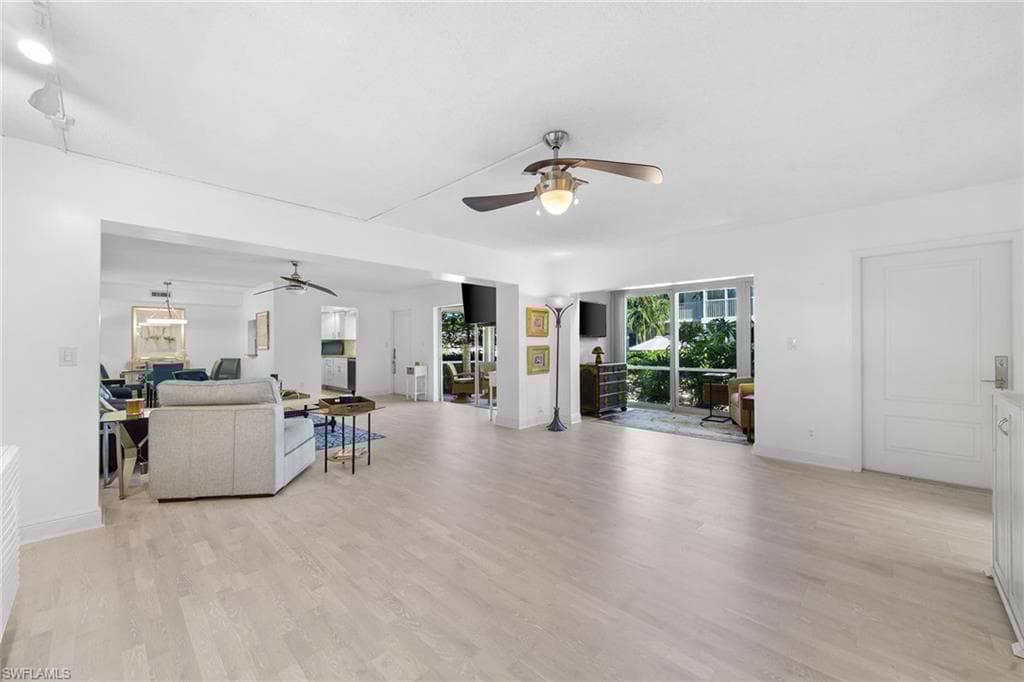 604 7th Ave S A-604, Naples, FL 34102-10