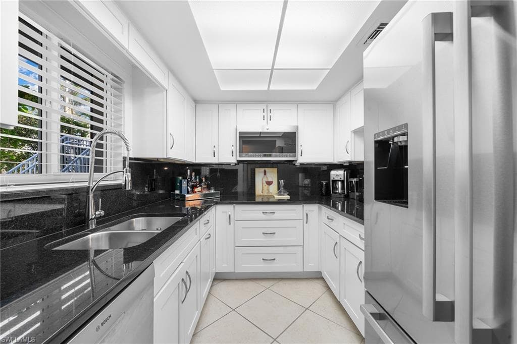 604 7th Ave S A-604, Naples, FL 34102-24