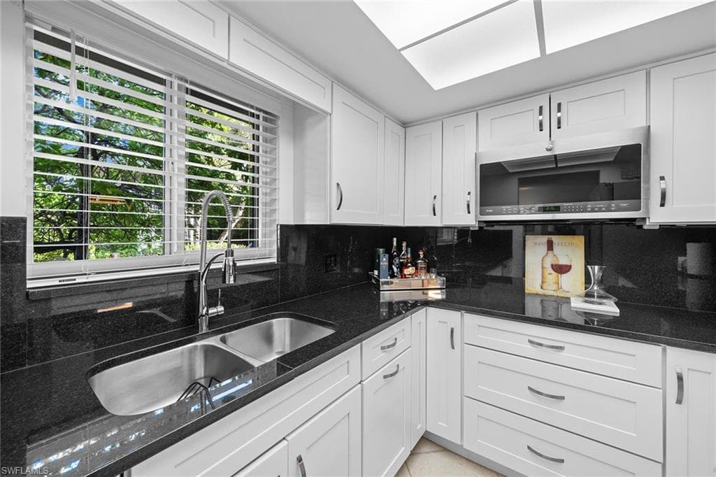 604 7th Ave S A-604, Naples, FL 34102-26