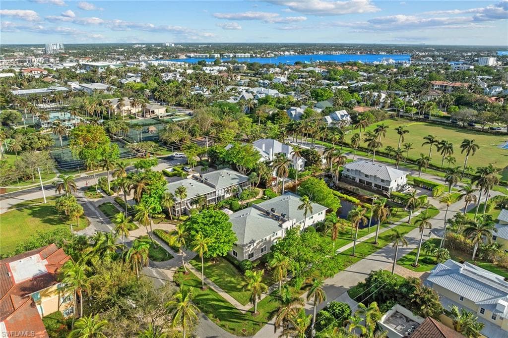 604 7th Ave S A-604, Naples, FL 34102-43