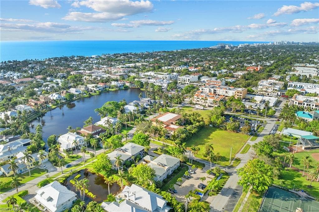 604 7th Ave S A-604, Naples, FL 34102-46
