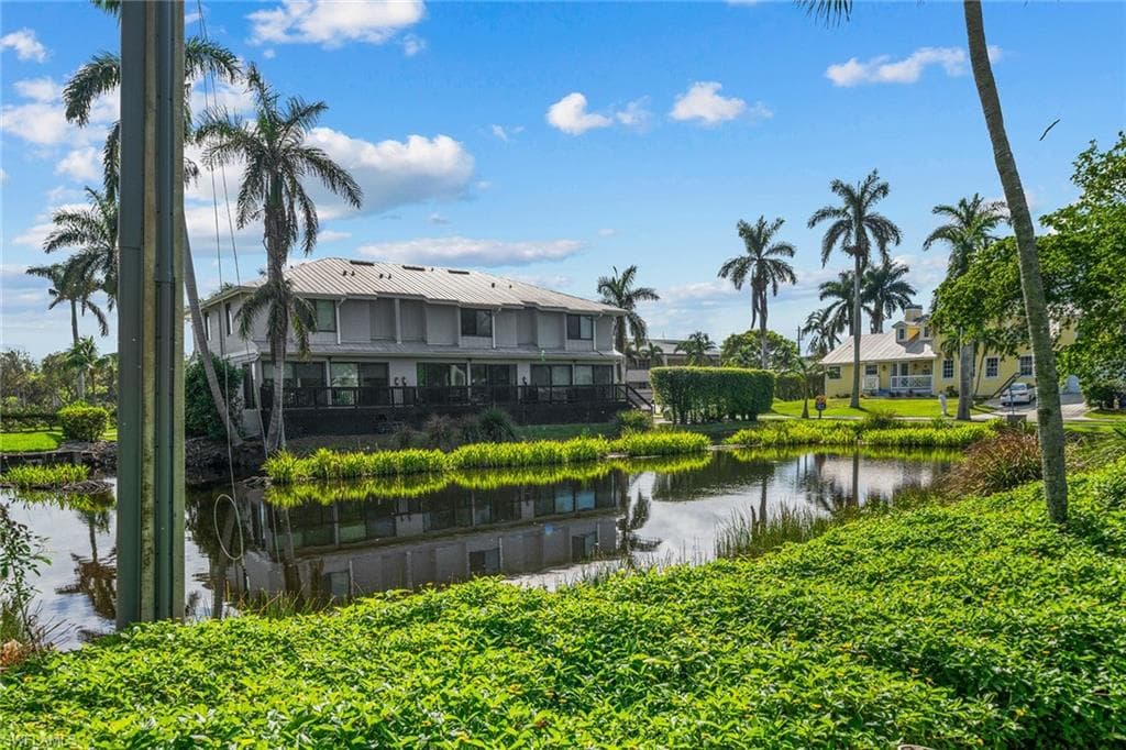 604 7th Ave S A-604, Naples, FL 34102-5