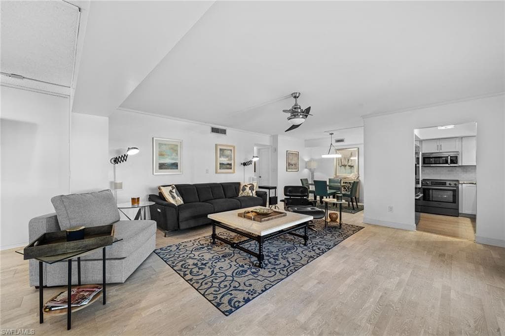 604 7th Ave S A-604, Naples, FL 34102-8