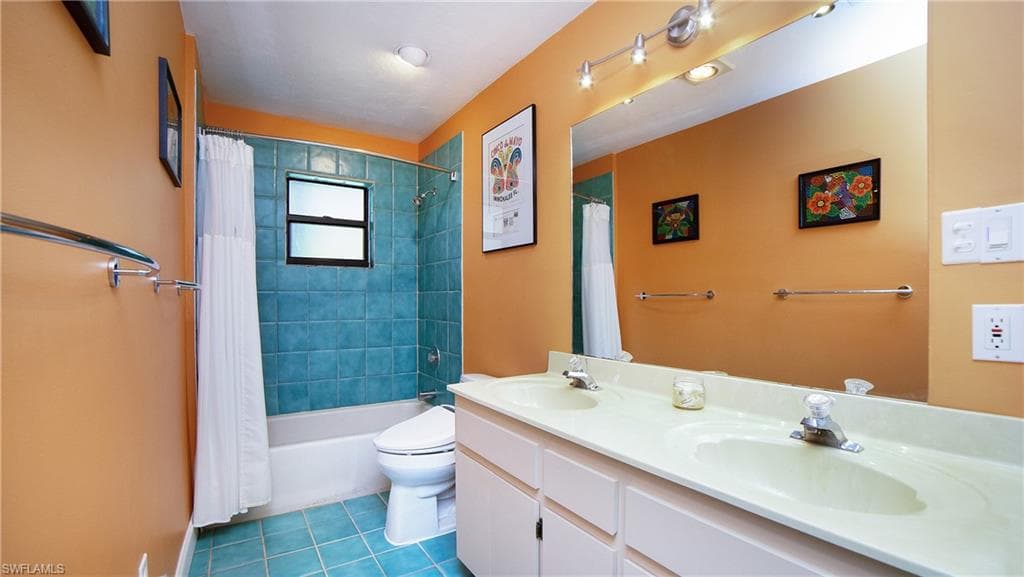 982 Honeybee Dr, Naples, FL 34120-29