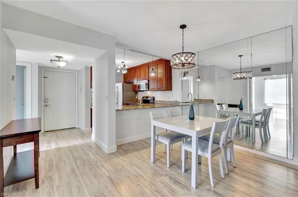 1965 Courtyard Way E-106, Naples, FL 34112-9