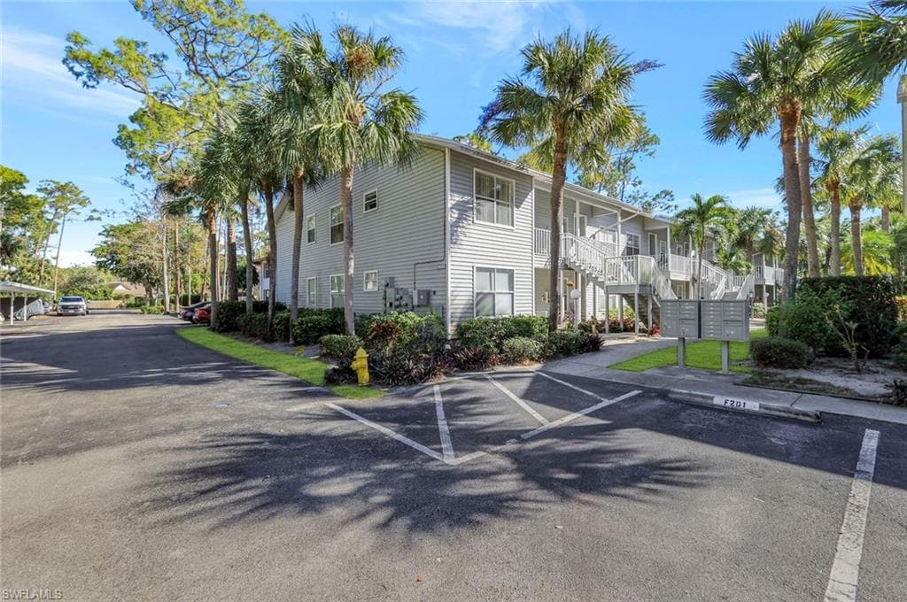 1965 Courtyard Way E-106, Naples, FL 34112-25