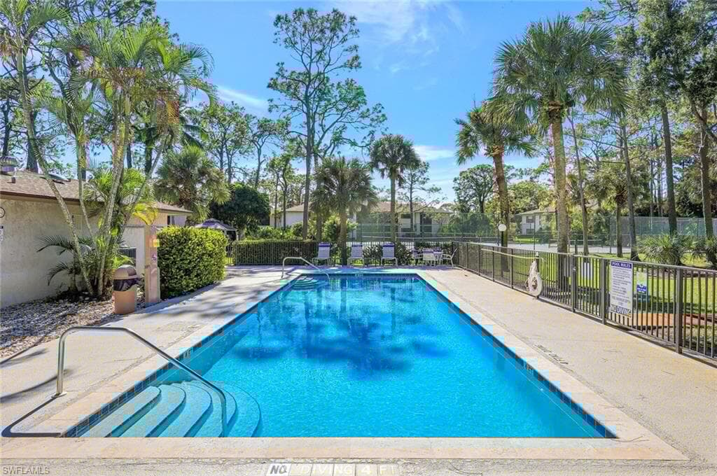 1965 Courtyard Way E-106, Naples, FL 34112-26