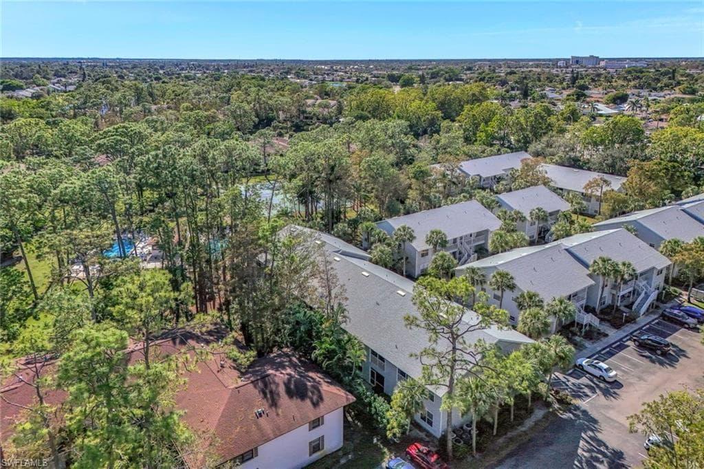 1965 Courtyard Way E-106, Naples, FL 34112-33