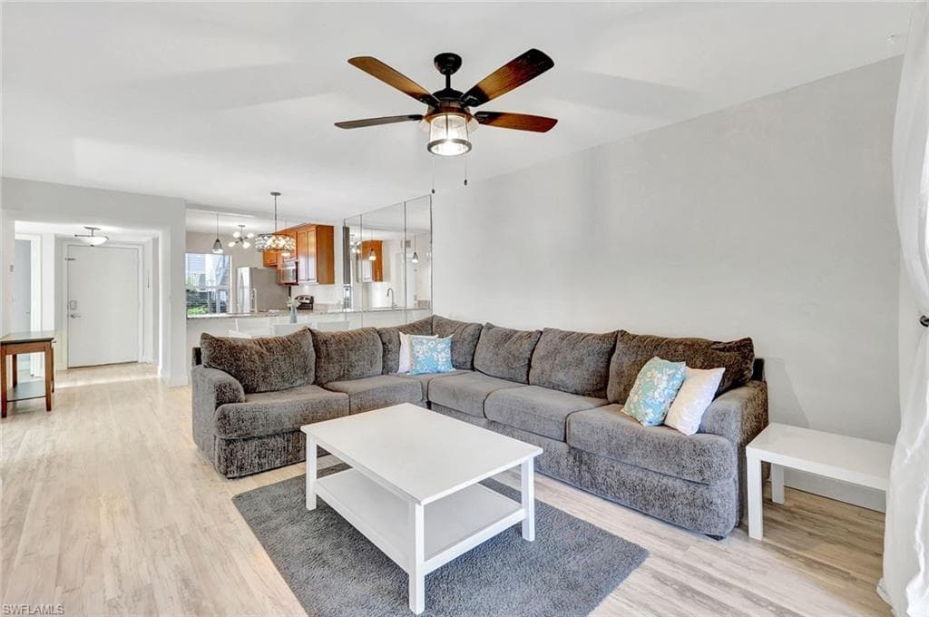 1965 Courtyard Way E-106, Naples, FL 34112-6