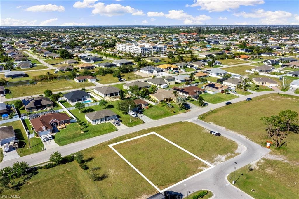 1523 16th Ct, Cape Coral, FL 33991-9