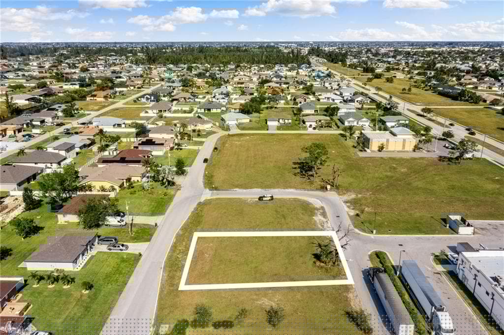 1523 16th Ct, Cape Coral, FL 33991-4