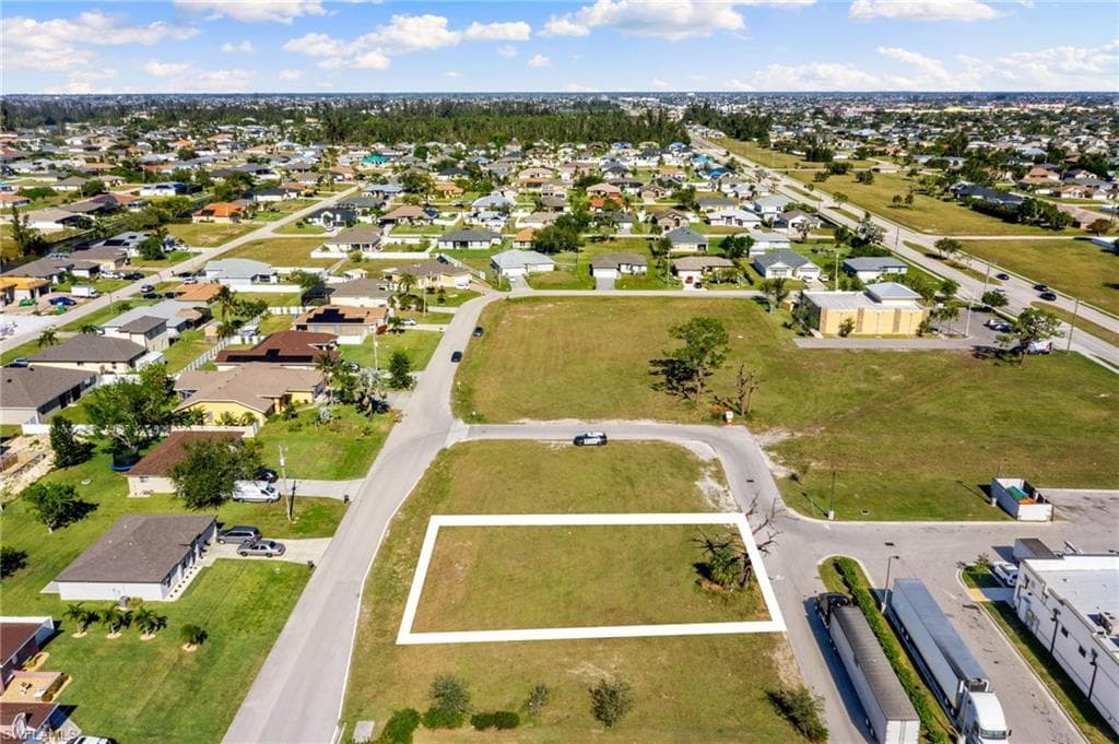 1523 16th Ct, Cape Coral, FL 33991-4