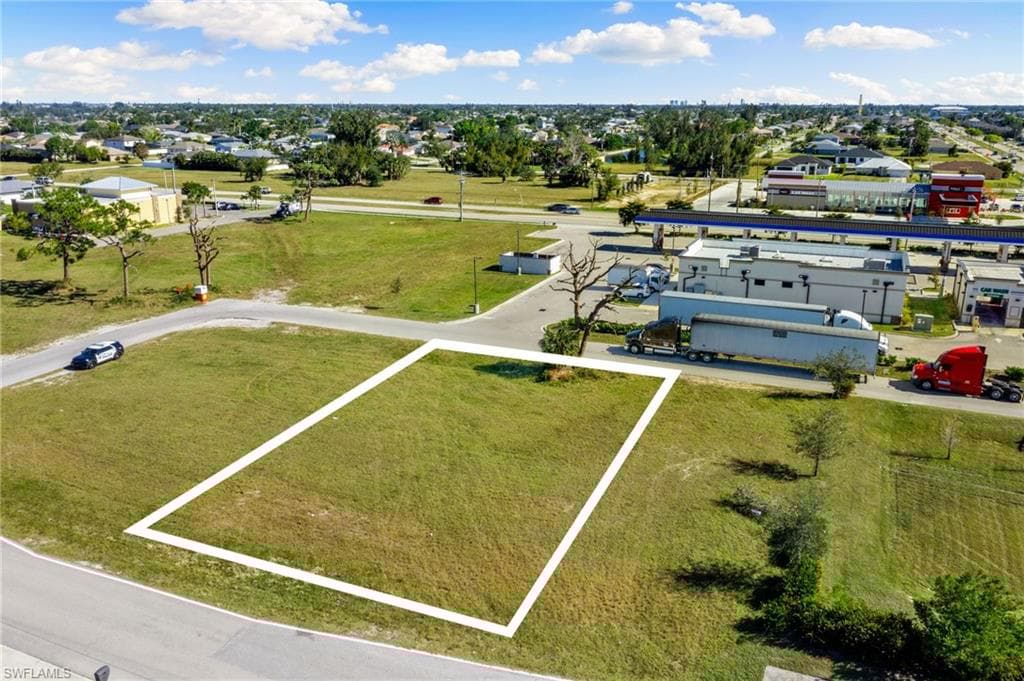 1523 16th Ct, Cape Coral, FL 33991-5