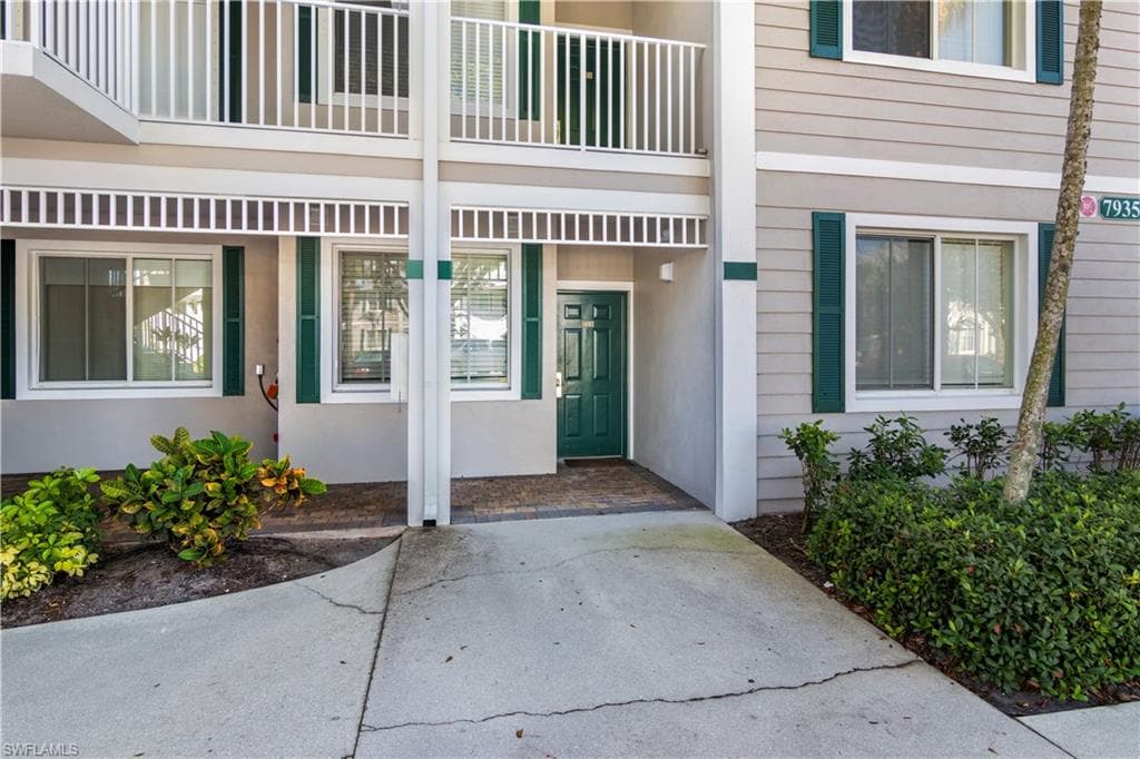 7935 Mahogany Run Ln 713, Naples, FL 34113-4