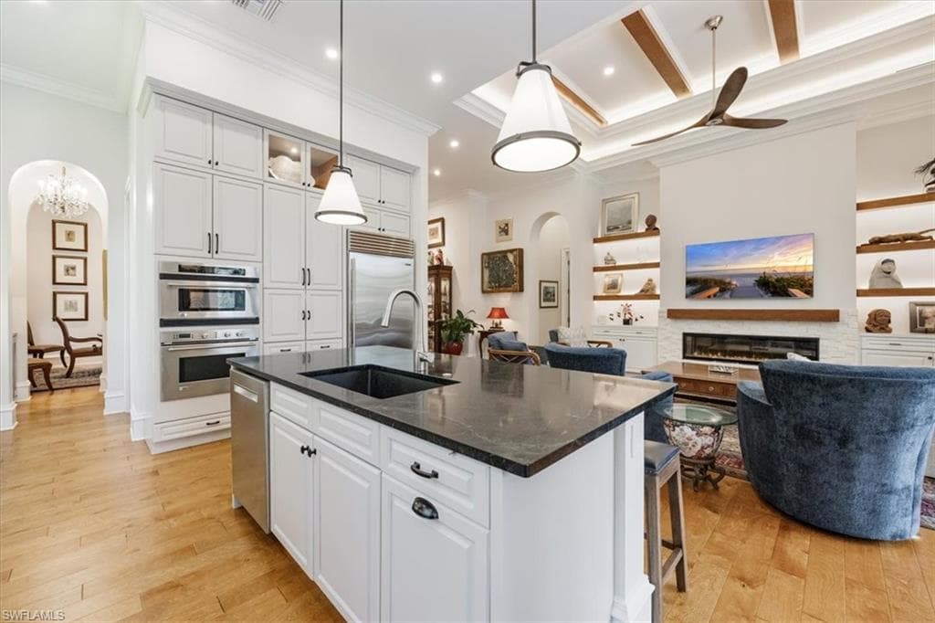18051 Lagos Way, Naples, FL 34110-12