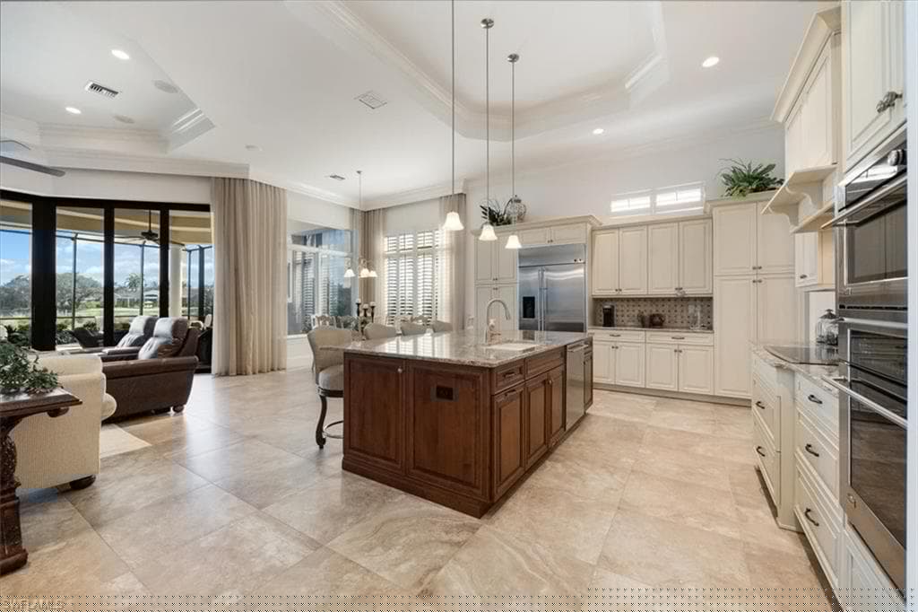 28614 La Caille Dr, Naples, FL 34119-10