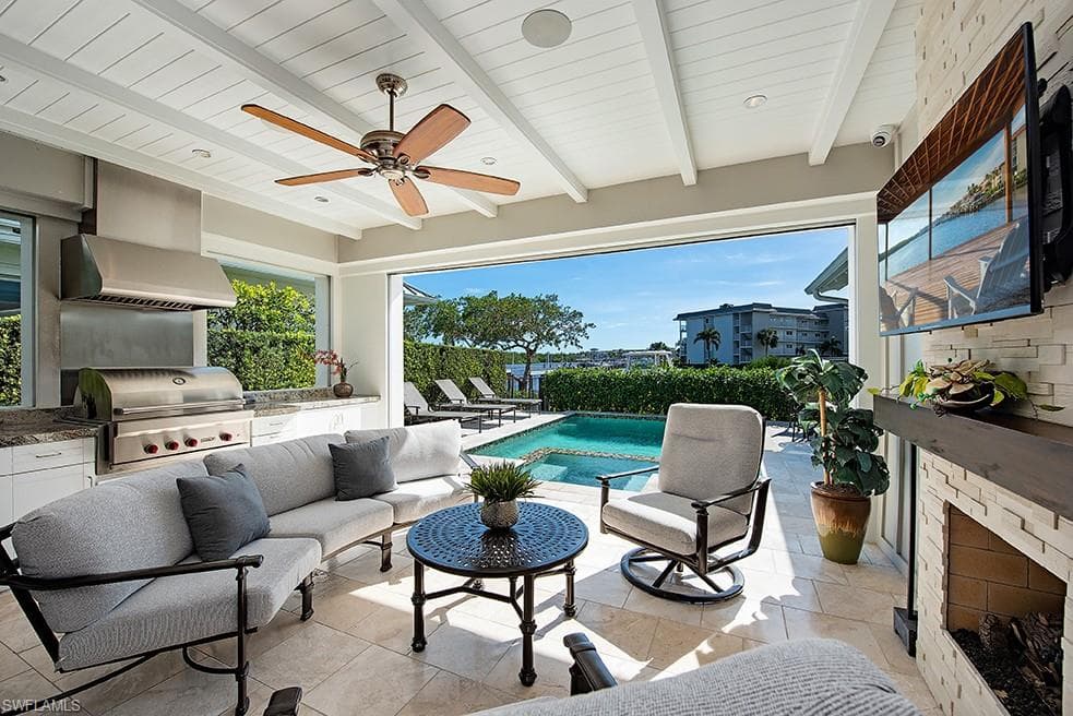 1482 2nd Ave S, Naples, FL 34102-23