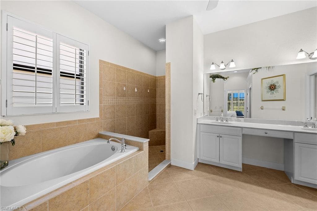 11918 Heather Woods Ct, Naples, FL 34120-30
