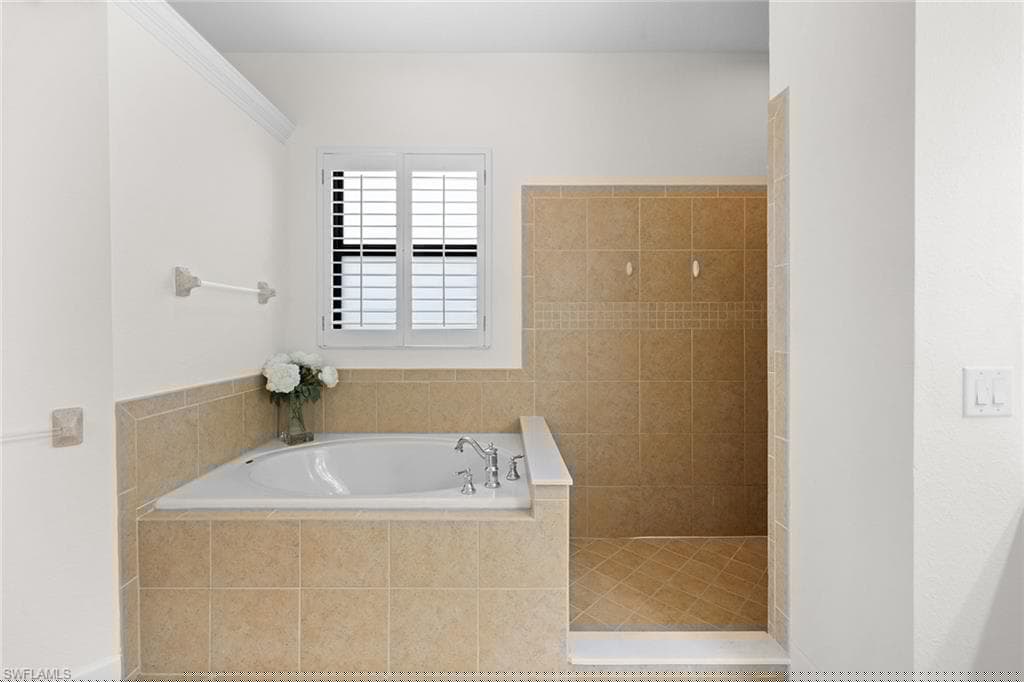 11918 Heather Woods Ct, Naples, FL 34120-31