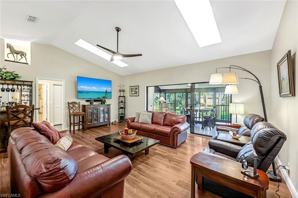 194 Albi Rd 8, Naples, FL 34112-1