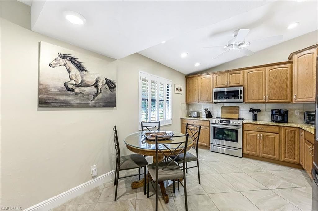 194 Albi Rd 8, Naples, FL 34112-7