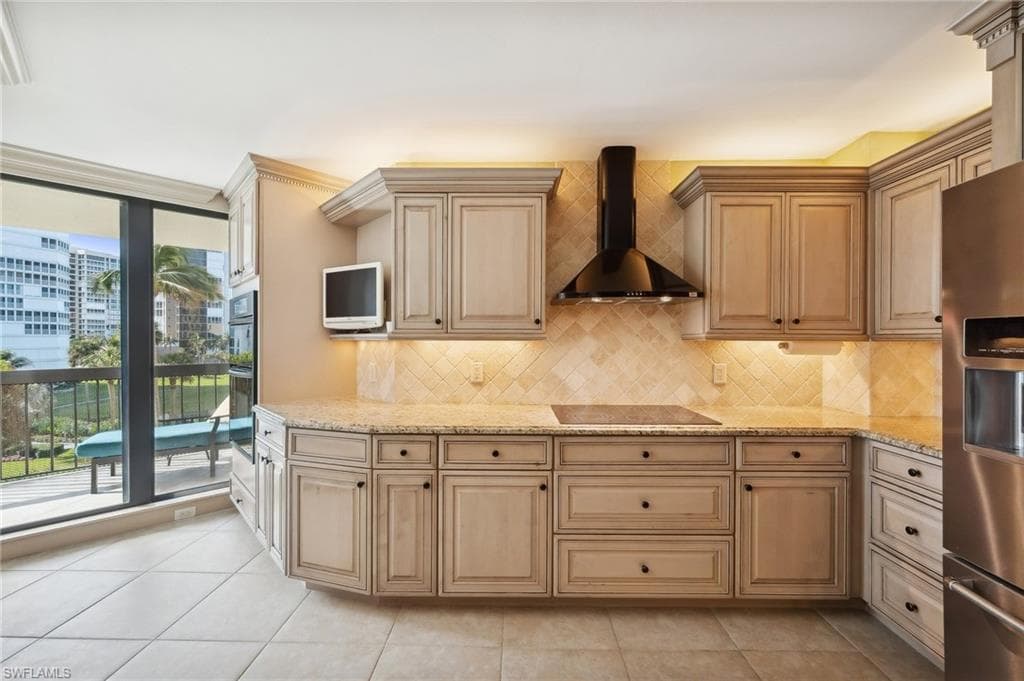 4551 Gulf Shore Blvd N 405, Naples, FL 34103-13