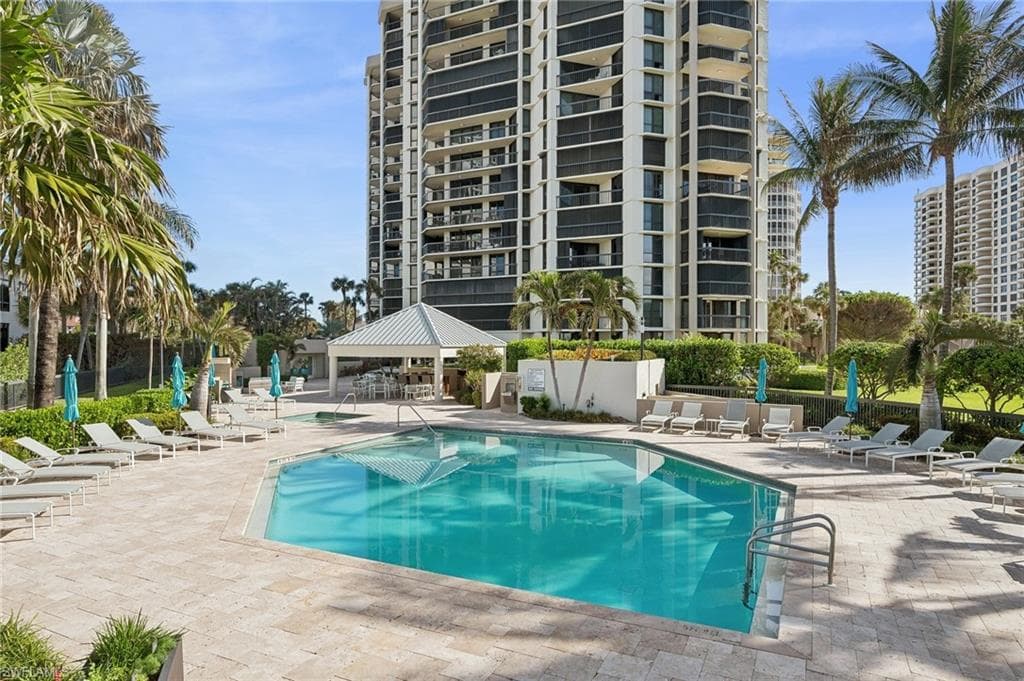 4551 Gulf Shore Blvd N 405, Naples, FL 34103-25