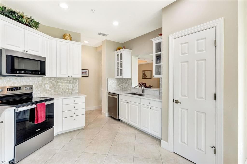 9193 Quartz Ln 102, Naples, FL 34120-17