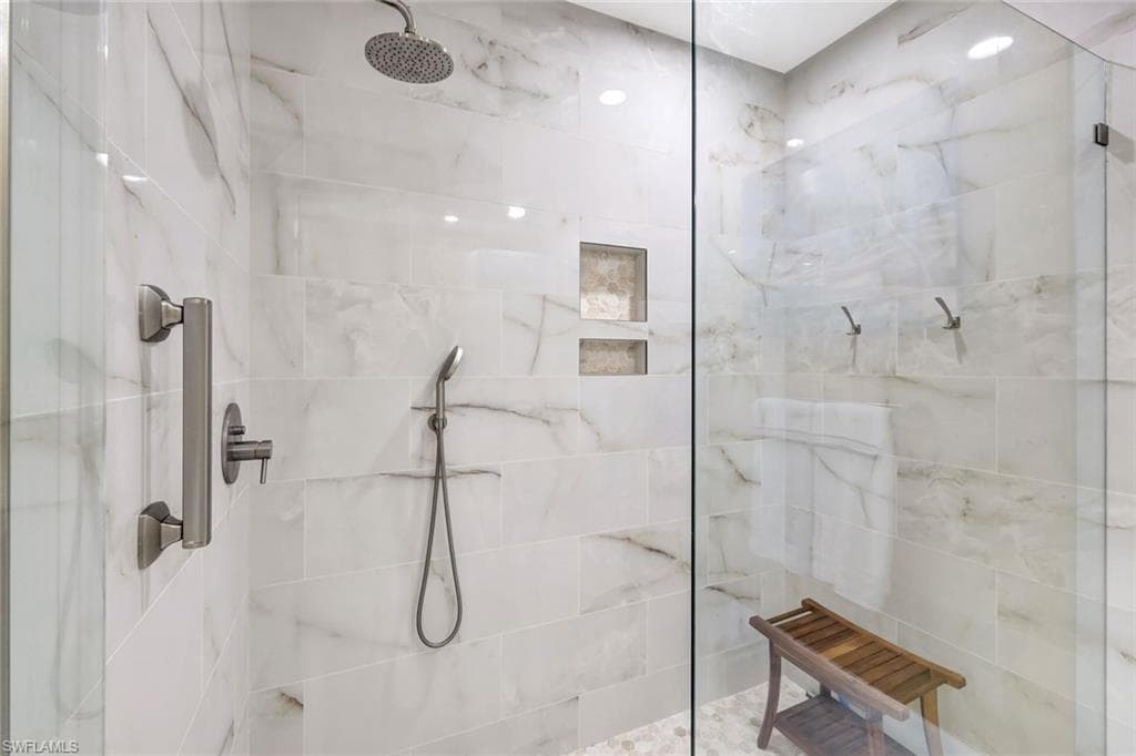 9193 Quartz Ln 102, Naples, FL 34120-23