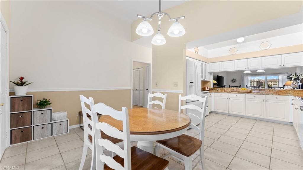 6010 Chardonnay Ln 303, Naples, FL 34119-9
