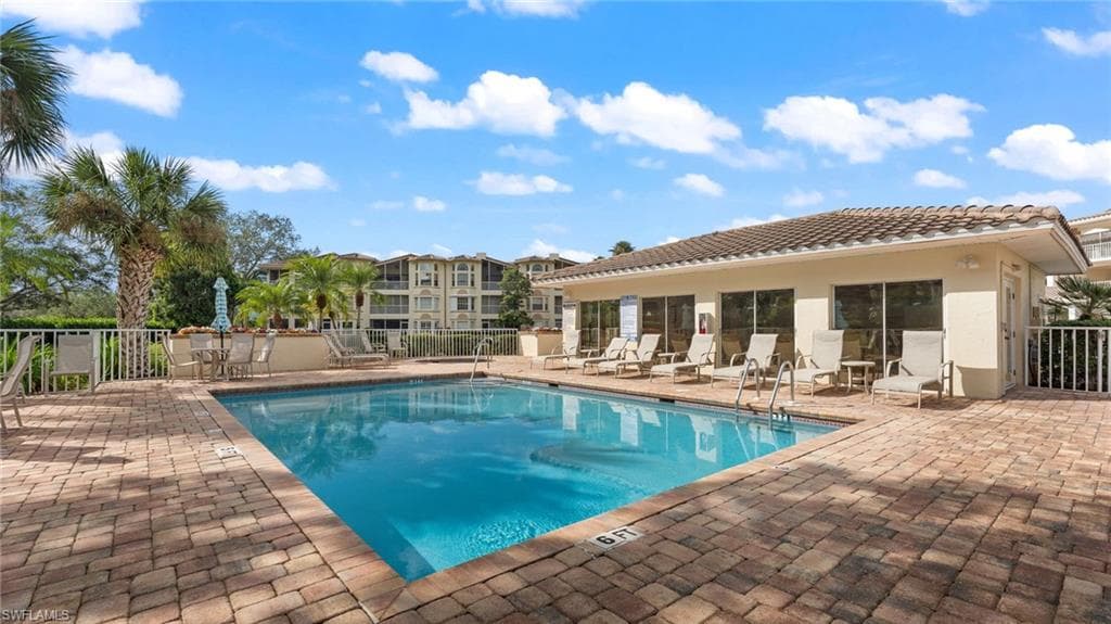 6010 Chardonnay Ln 303, Naples, FL 34119-33