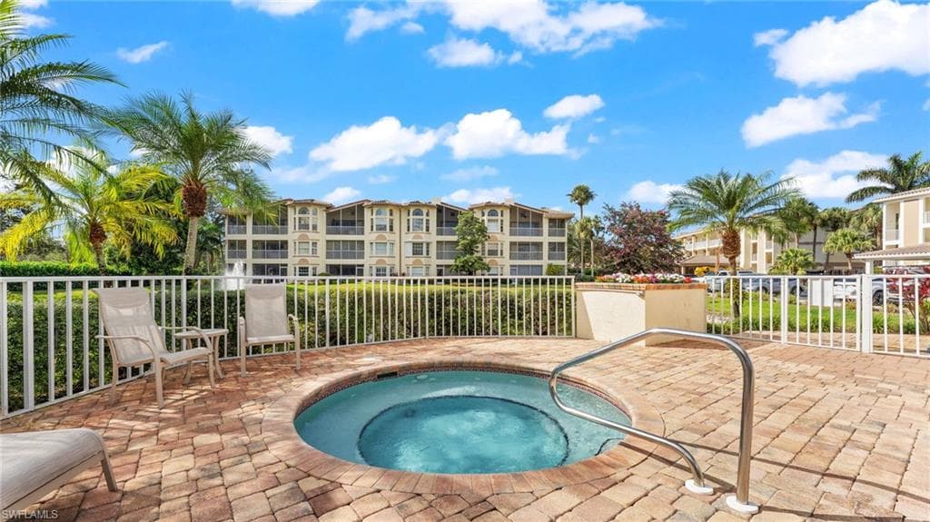 6010 Chardonnay Ln 303, Naples, FL 34119-34