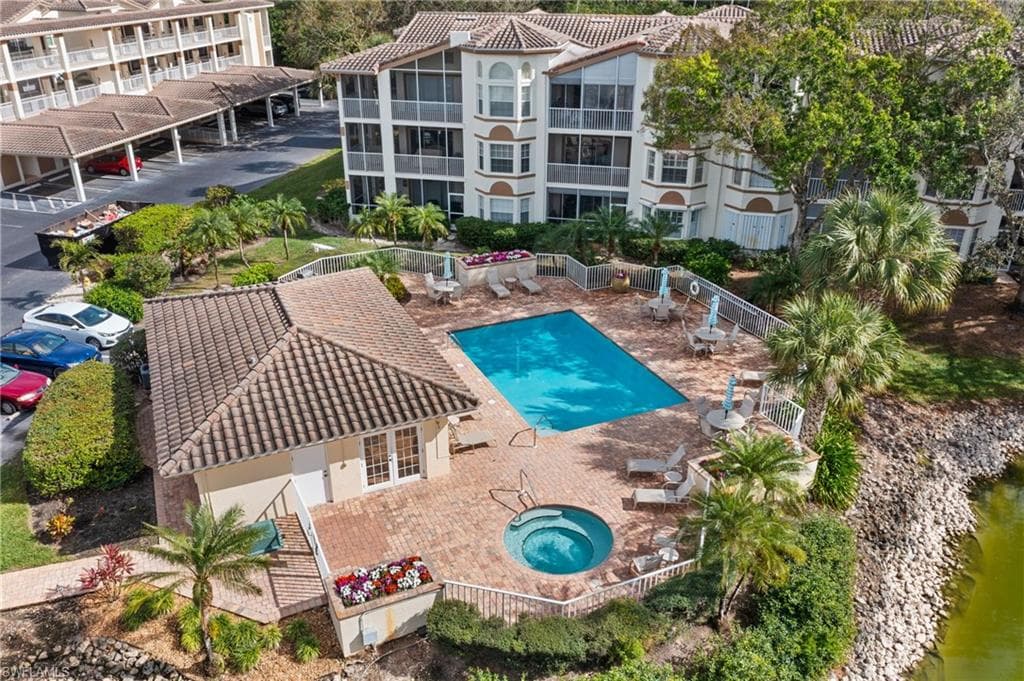 6010 Chardonnay Ln 303, Naples, FL 34119-36