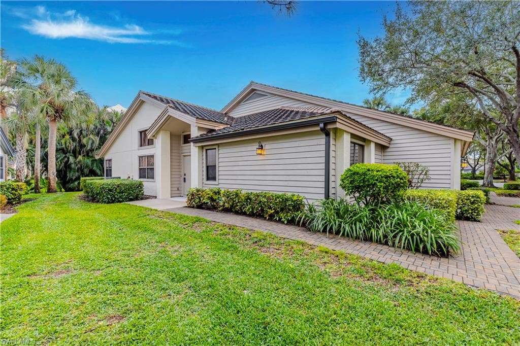 27062 Kindlewood Ln, Bonita Springs, FL 34134-3