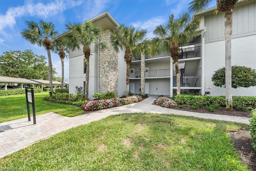 752 Eagle Creek Dr 101, Naples, FL 34113-25