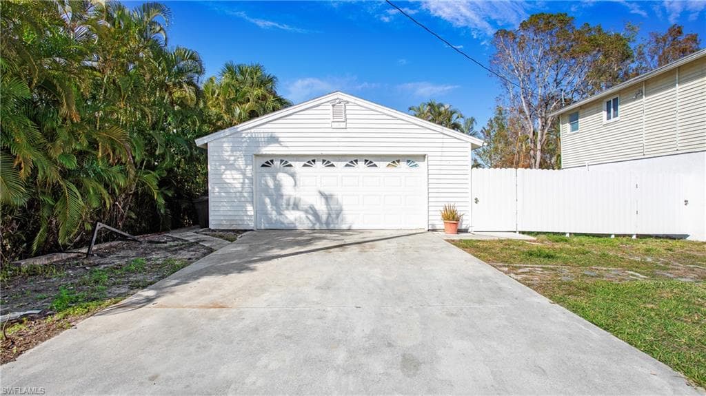 7123 Shannon Blvd, Fort Myers, FL 33908-23