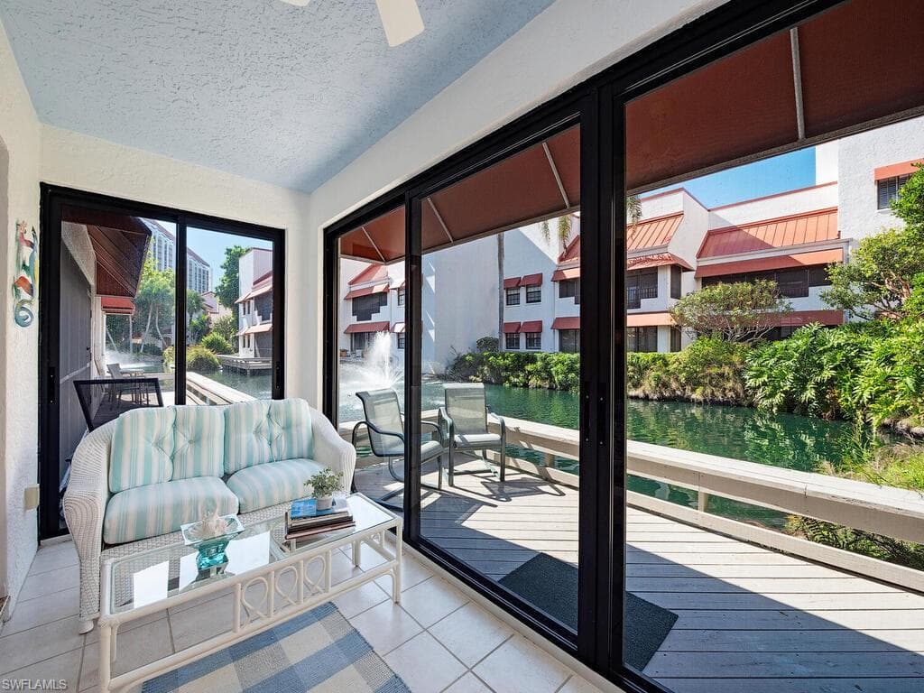 511 Serendipity Dr 511, Naples, FL 34108-8