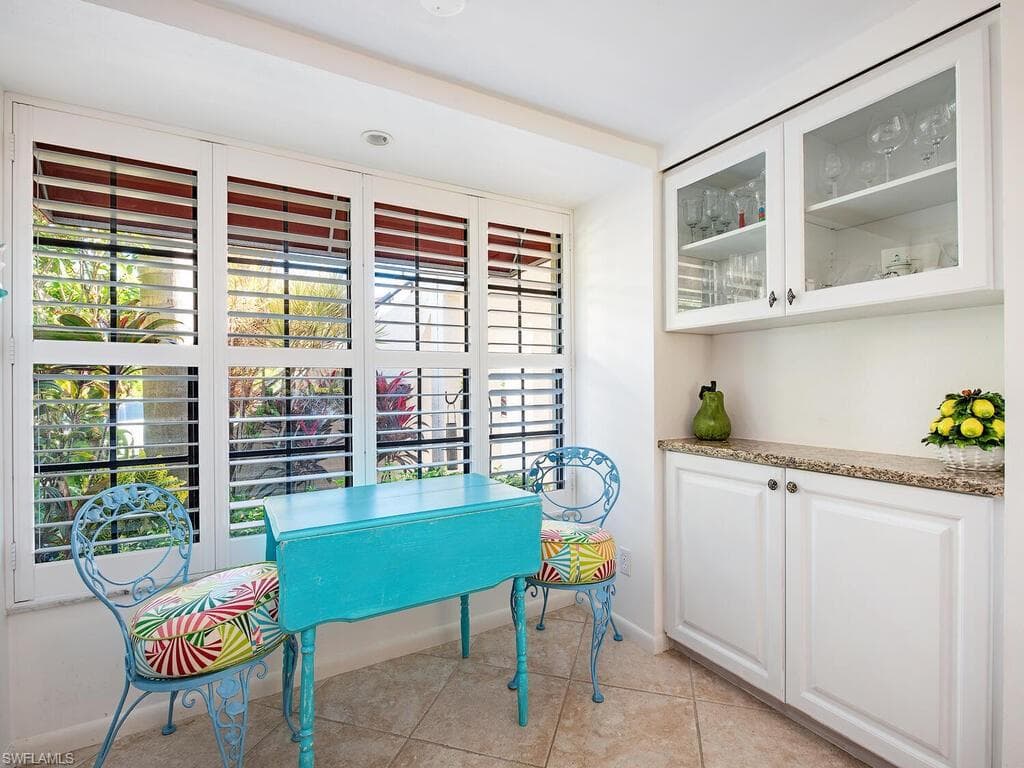 511 Serendipity Dr 511, Naples, FL 34108-10
