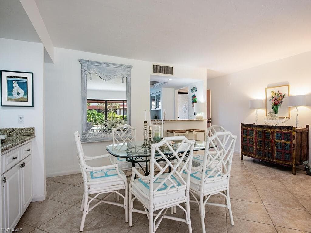 511 Serendipity Dr 511, Naples, FL 34108-7