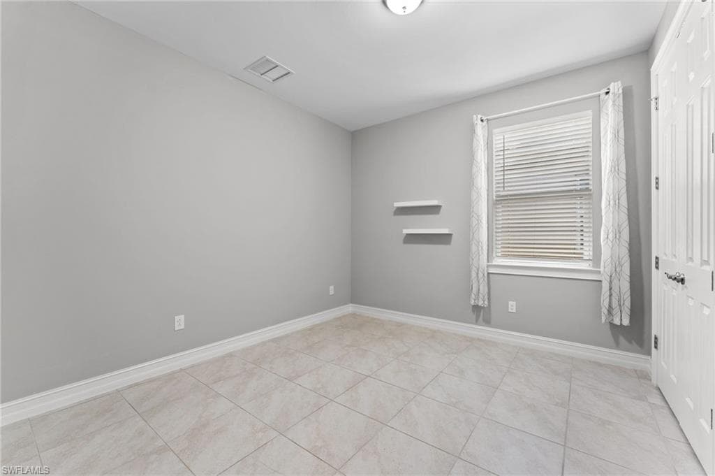16721 Siesta Drum Way, Bonita Springs, FL 34135-34