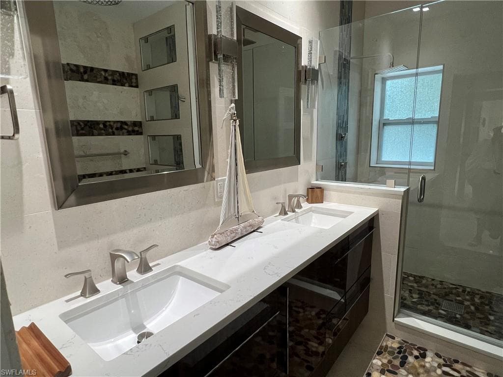 648 100th Ave N, Naples, FL 34108-9