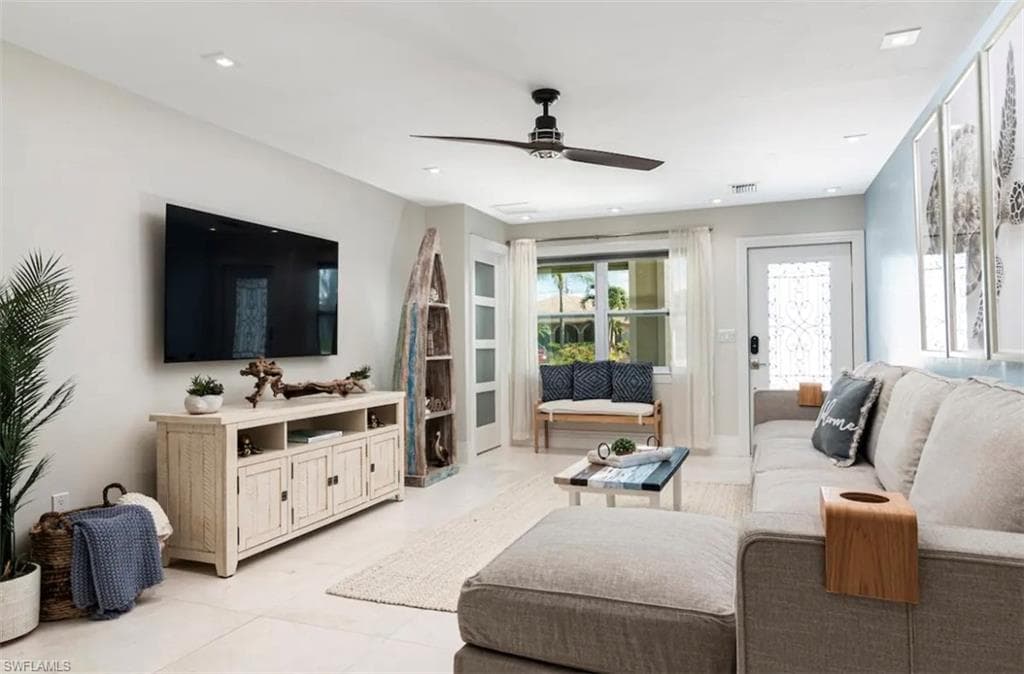 648 100th Ave N, Naples, FL 34108-16