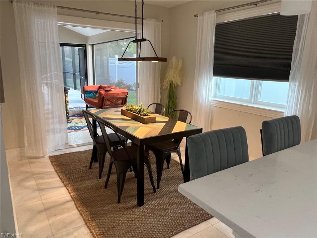 648 100th Ave N, Naples, FL 34108-7