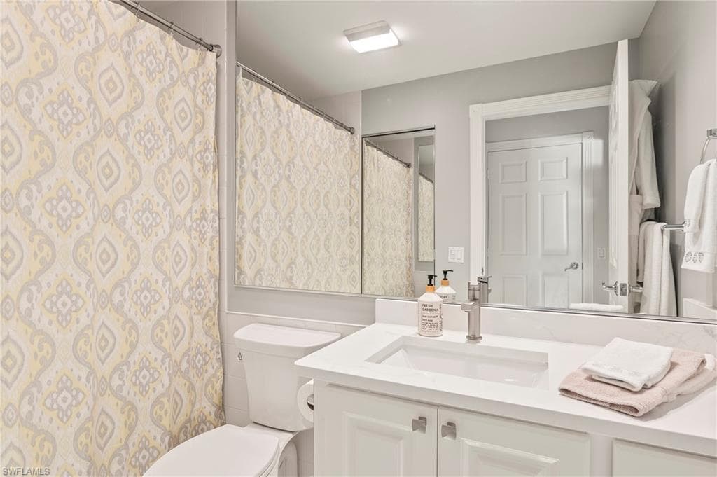 28199 Islet Trl, Bonita Springs, FL 34135-19
