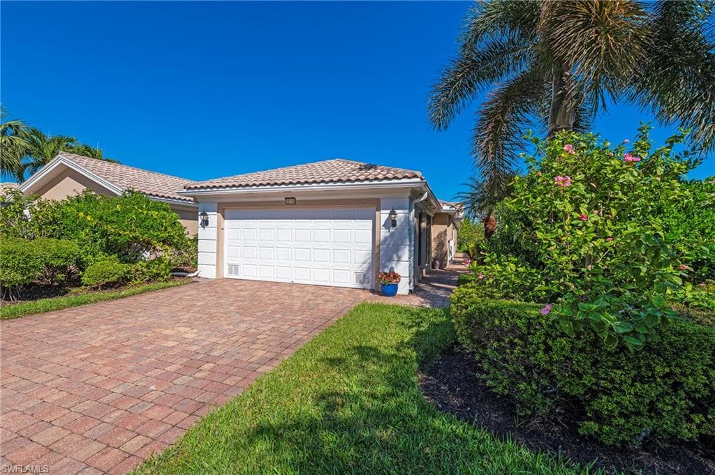 28199 Islet Trl, Bonita Springs, FL 34135-3