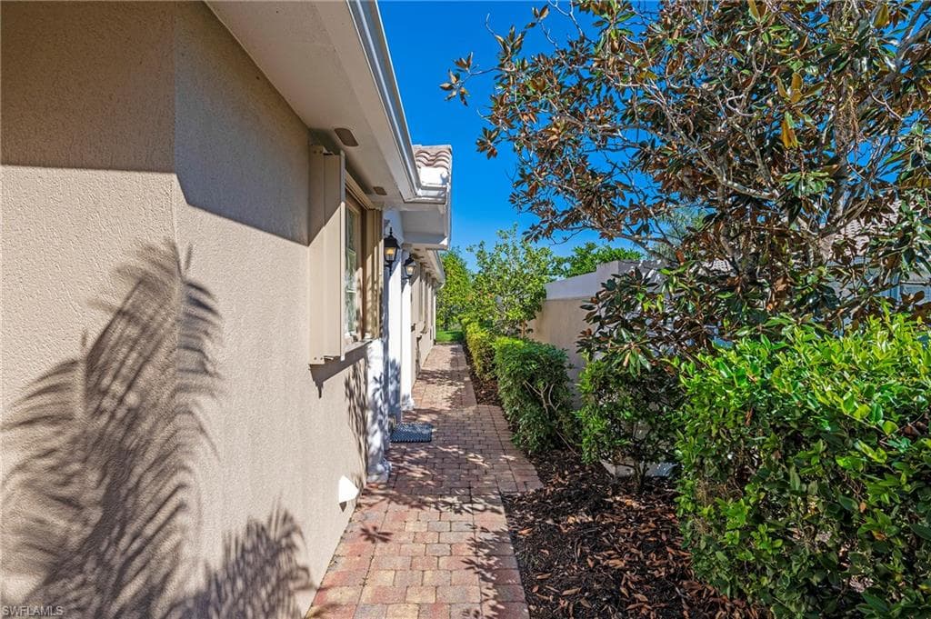 28199 Islet Trl, Bonita Springs, FL 34135-4