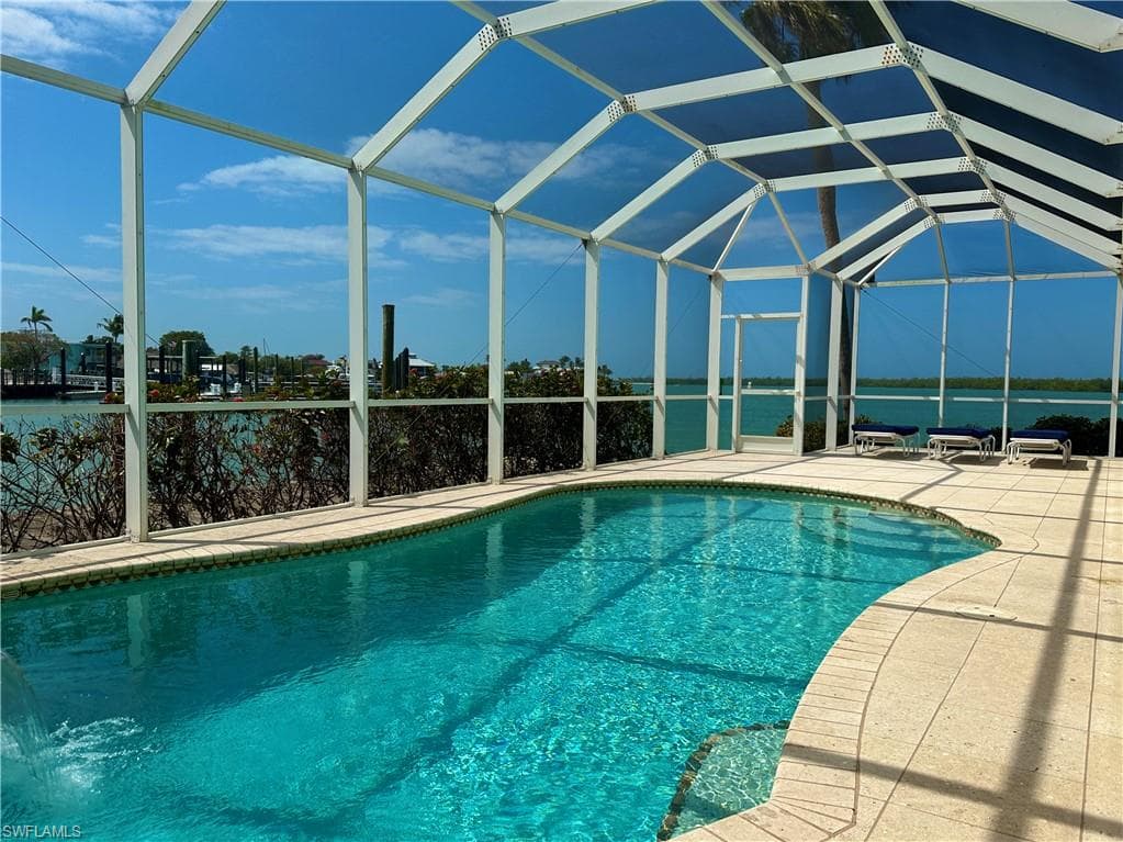 410 Cristobal St, Naples, FL 34113-4