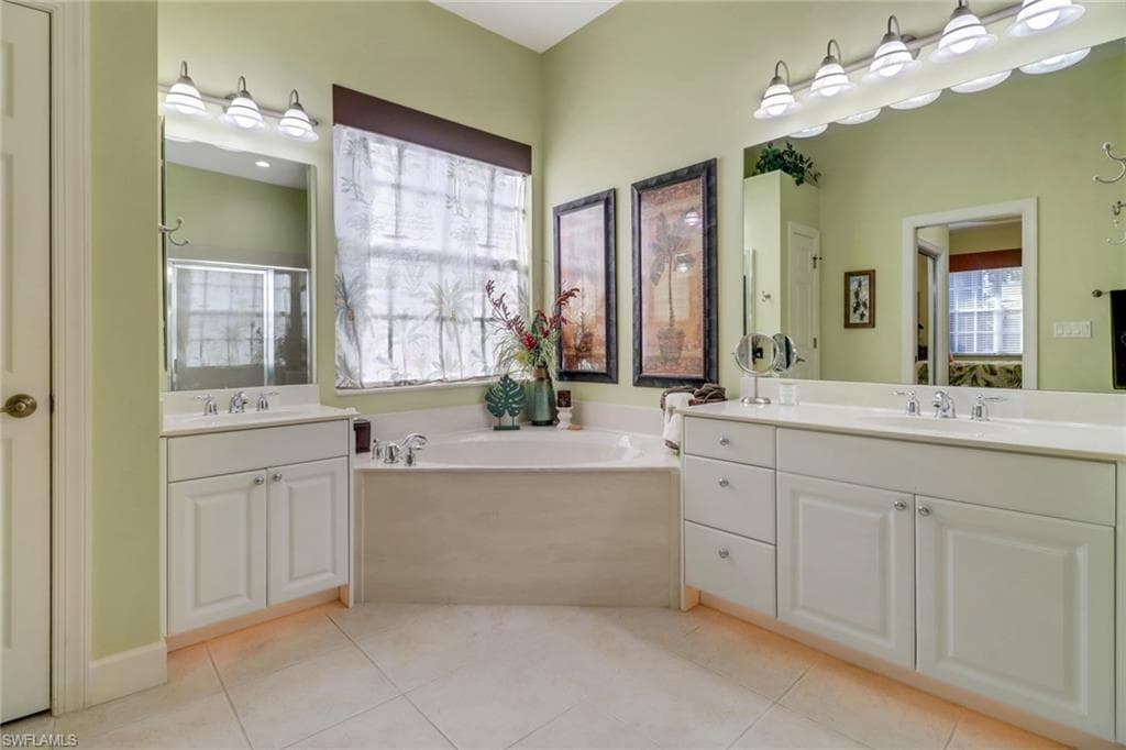 23605 Via Carino Ln, Bonita Springs, FL 34135-26